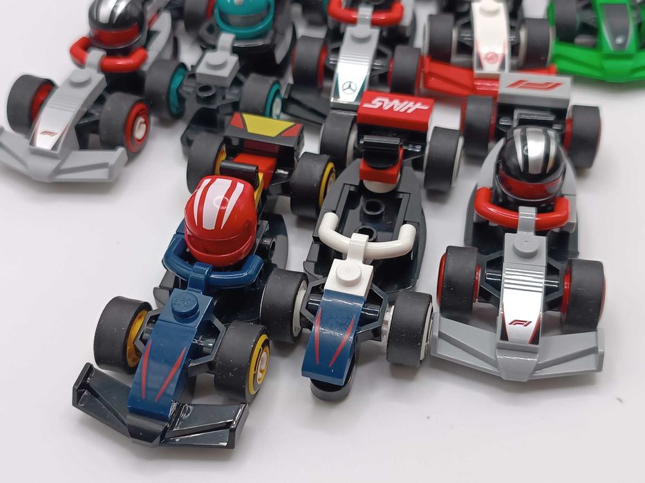 8x Lego Minifigures - Bolid Formuła F1