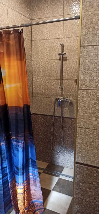 Частина вілли з окремим входом та вигодами