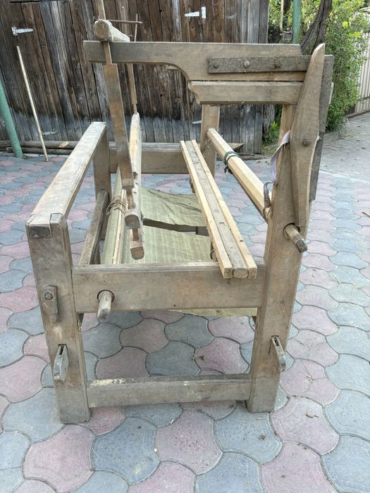 Кросна. Ткацький верстат