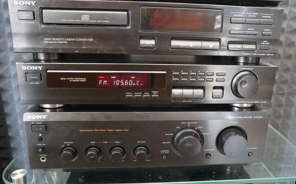 СТОЙКА  тюнер  SONY ST-S215 кассетник Sony TC-W230