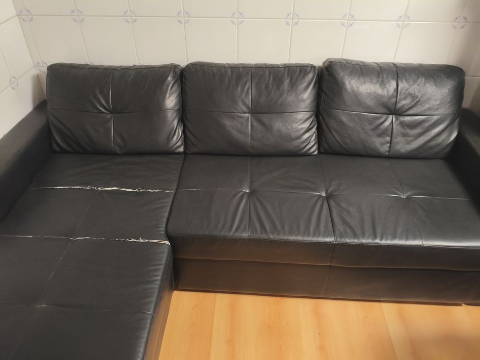 Sofá cama com arrumos usado