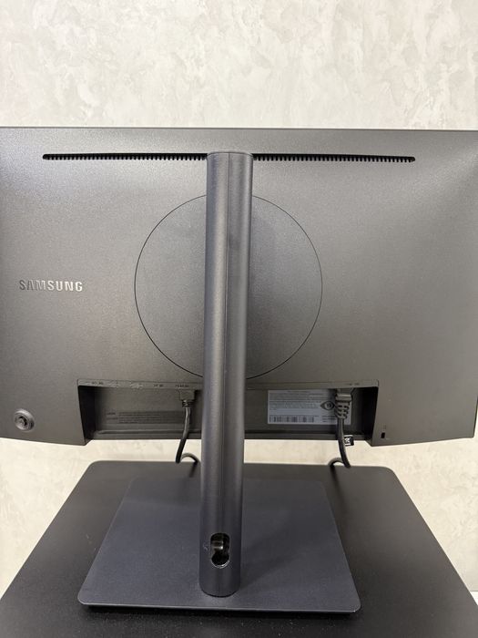 Яскравий IPS-монітор Samsung 24