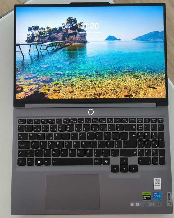 Portátil Lenovo Legion 5i 16IRX9-187 16"