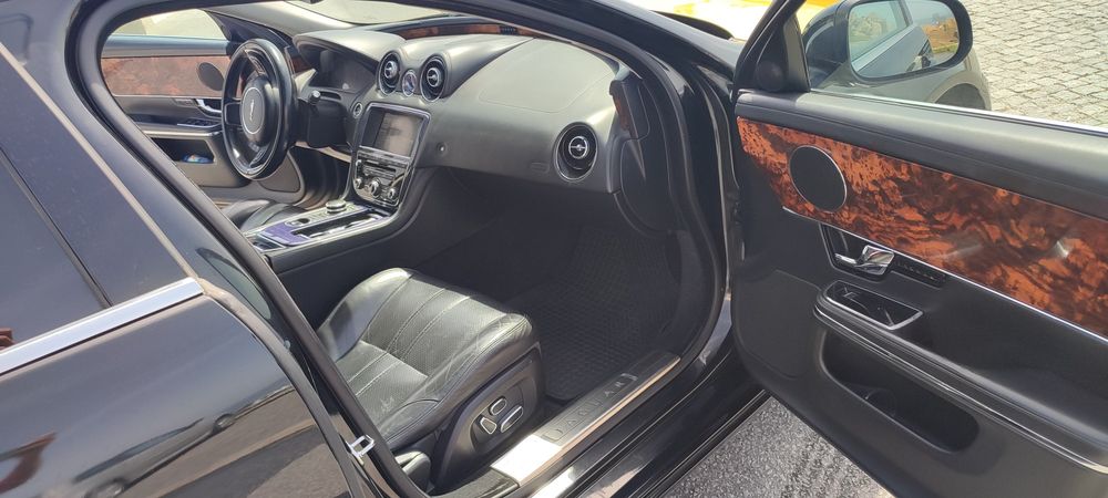 Vendo ou troco por carros ou motas Jaguar XJL 3.0 D bitubo único 256 mil kms fim de 2012 aceito retoma