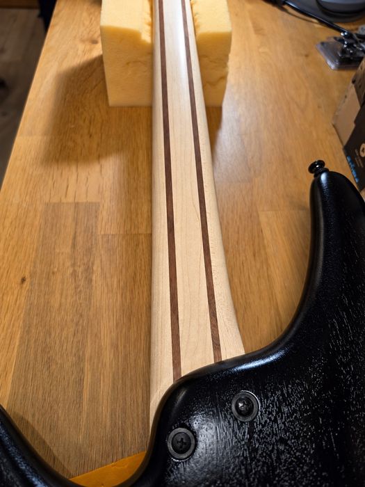 Baixo  Ibanez SR300EB -  Weathered Black.