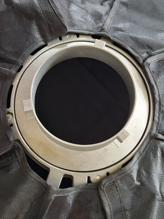 Softbox ośmiokątny Octa 140 cm Bowens z gridem