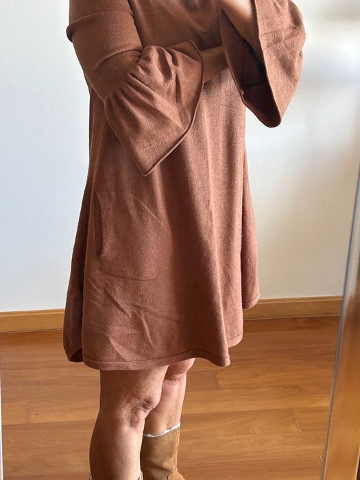 Vestido de malha com bolsos