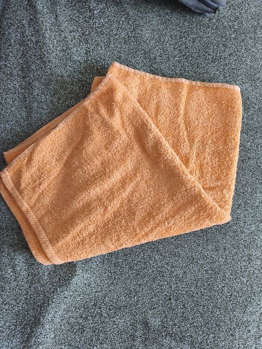 Ręcznik kąpielowy o wymiarach 70 x 140. Wrotex