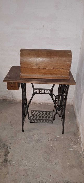 Maquina costura Singer antiga
