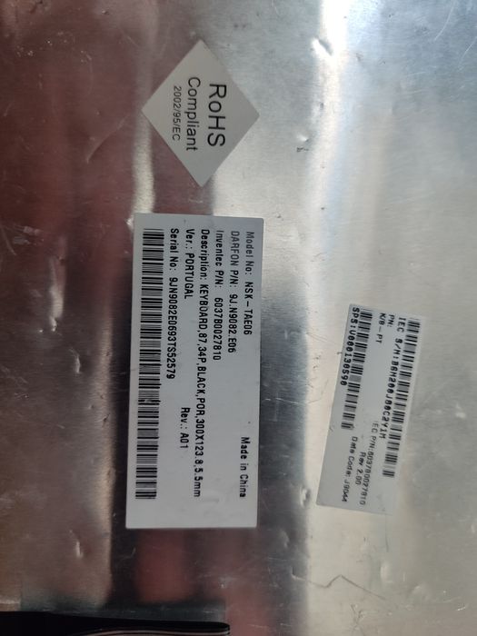 Damaged Toshiba A300/L300 Keyboard for Key and Component Reuse64739682509058122