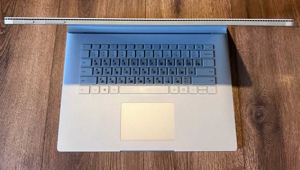 Microsoft Surface Book 2 15 (Core i7, 16GB RAM, 512GB SSD, GTX 1060)