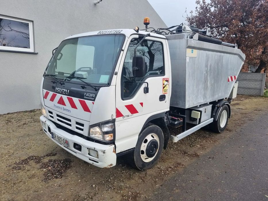 Isuzu NQR  Śmieciarka ISUZU NQR Smoother