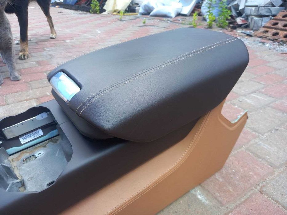 Подлокотник porsche cayenne 958