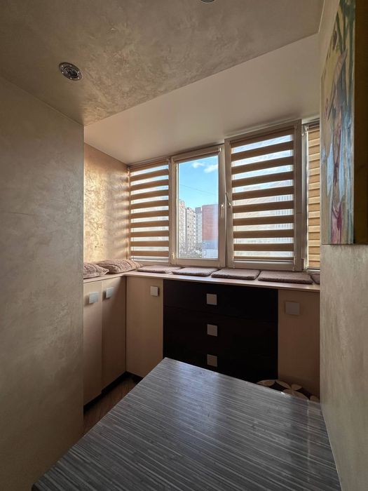 3-кімнатна квартира | 55-й мікрорайон | 2 поверх | цегляний будинок