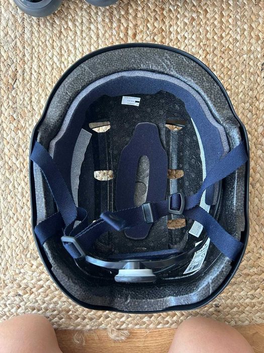 Patins Novos com capacete e proteções