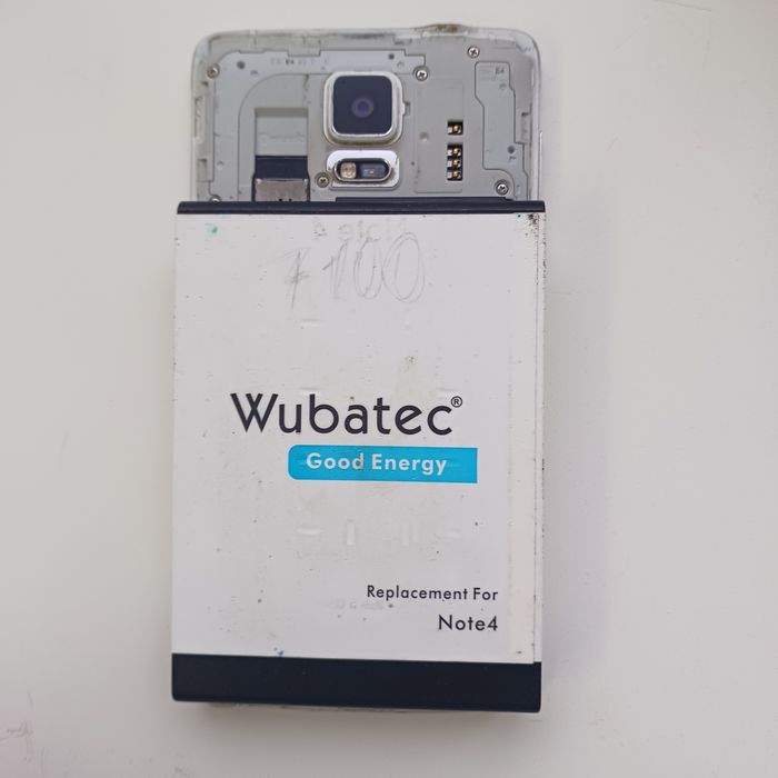 Samsung Galaxy Note 4 3/32  5,7 дюймов и QuadHD-разрешением