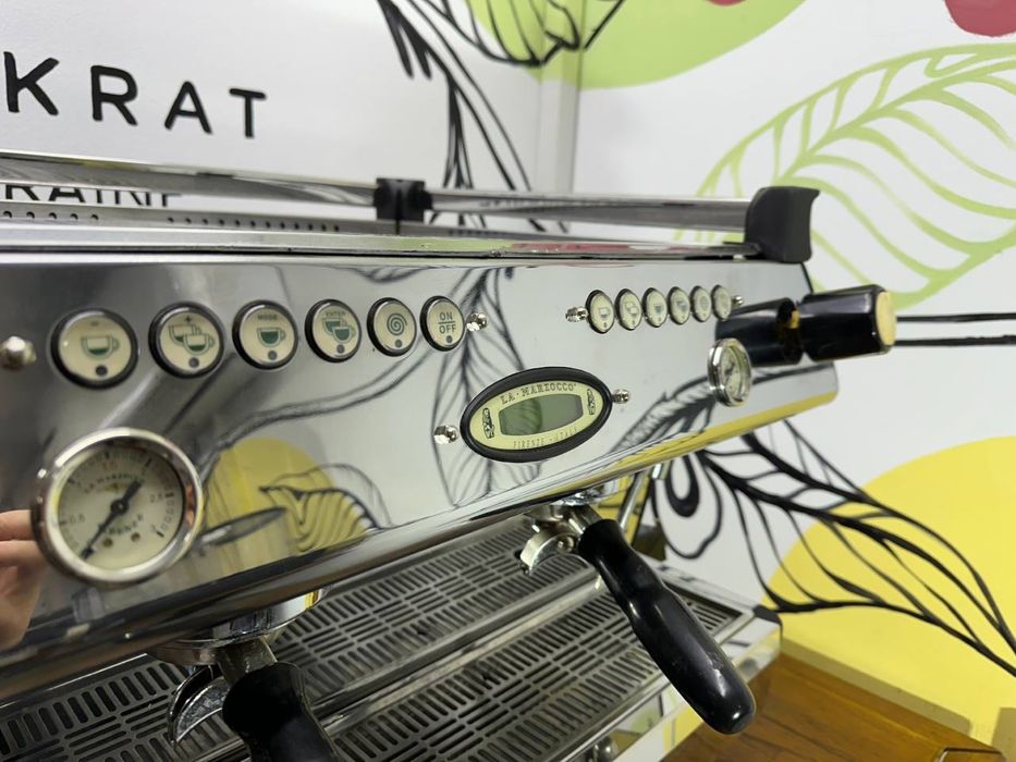 Професійна кавоварка La Marzocco