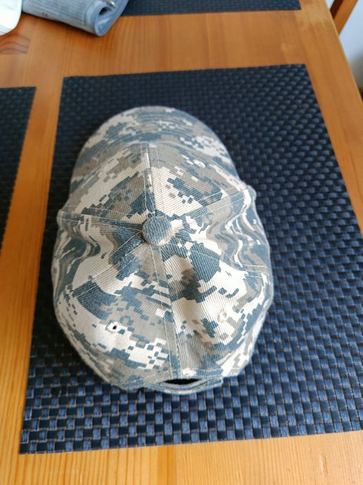 Czapeczka z daszkiem rozmiar średni regulowany