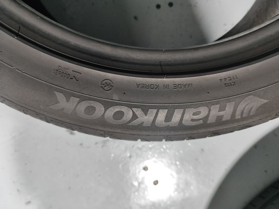 2 pneus semi novos 235-45R18 Hankook - Oferta dos Portes