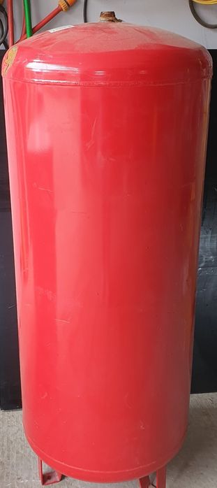 Розширювальний бачок