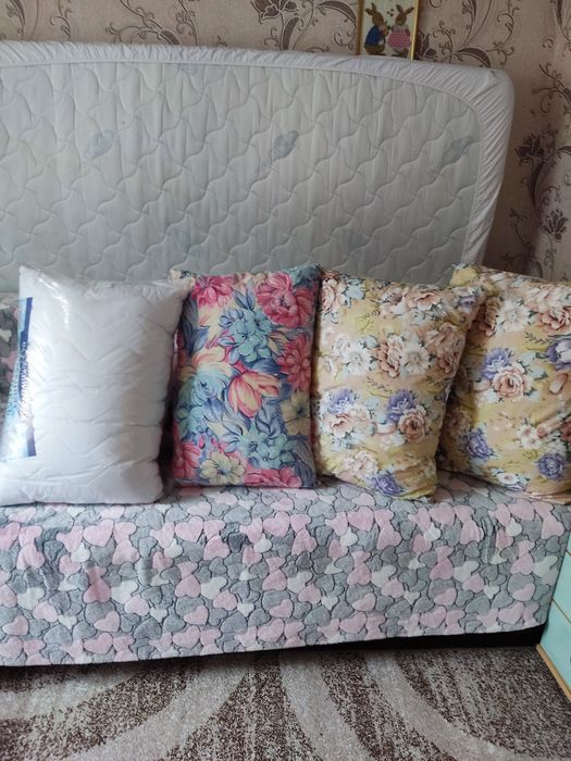 Продам матрац,ковдри.