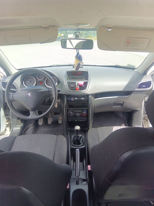 Peugeot 207, 1,4b.2010r.104000km