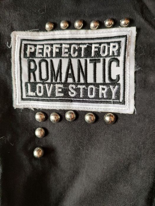 spodnie | naszywki | ćwieki | nity | unikatowe | dżinsy | dżinsowe