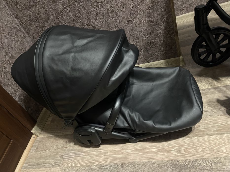 Продам коляску anex e/type