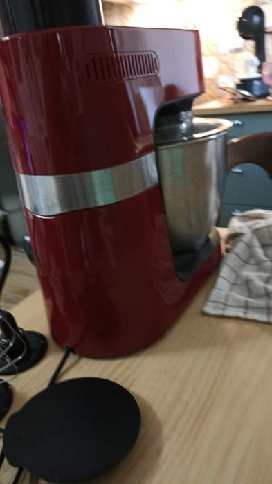 Robo de cozinha (batedeira)