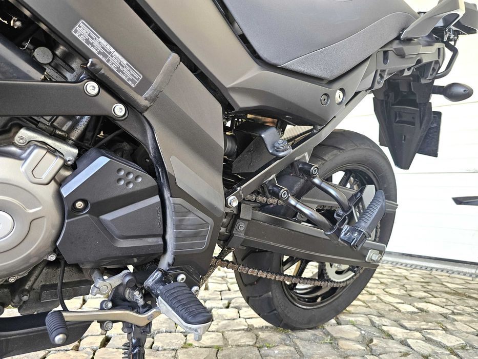 Suzuki DL 650 VSTROM de 2025 com 9.400 kms Garantia até 2028 Aceito Troca