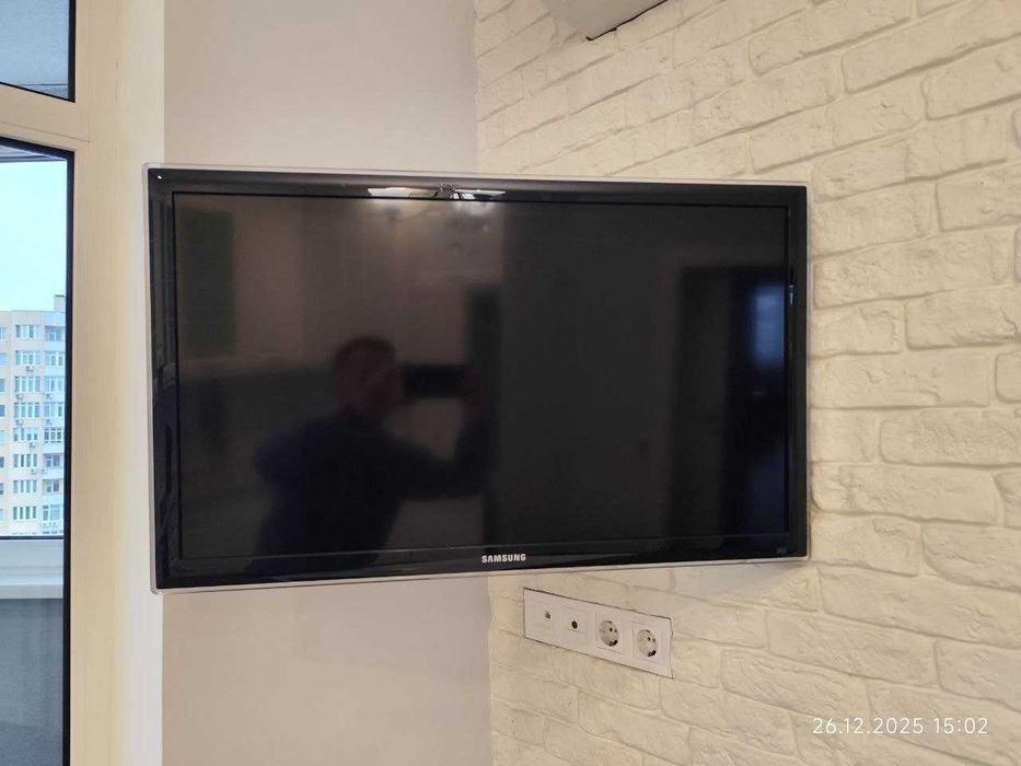 Телевізор Samsung ue32d4000nw чорний