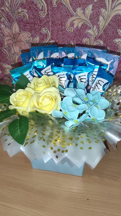 Букети з мильними квітами та з цукерками