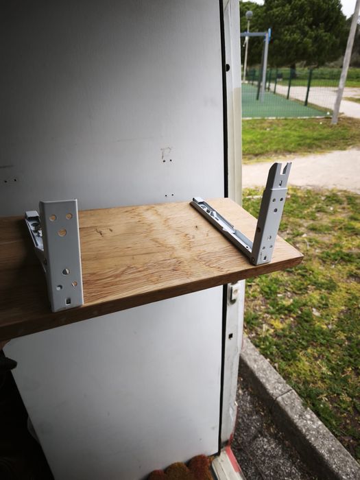 Prateleira de madeira