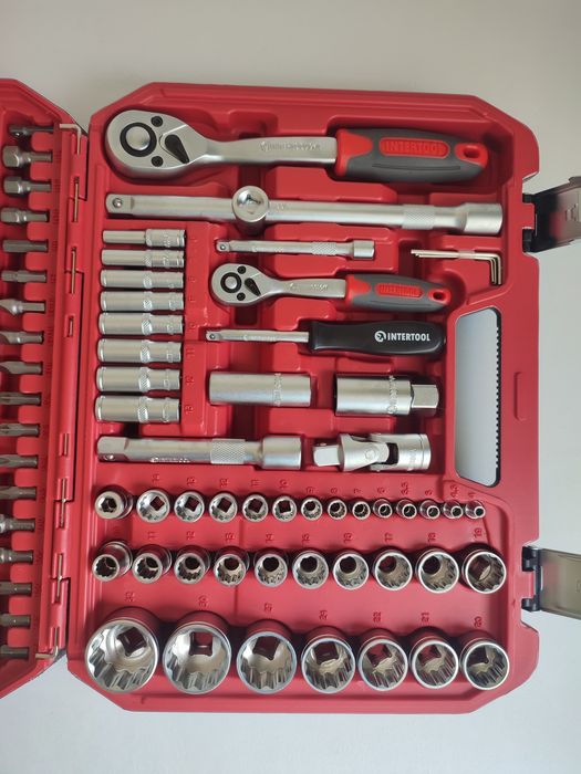 Набір інструментів 1/2" & 1/4" 110 од, 12-гранні  INTERTOOL  ET-9109