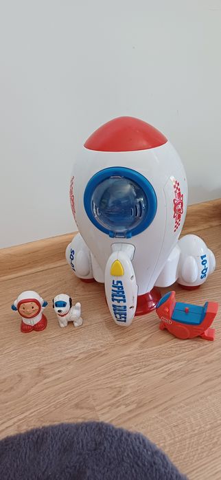 Duża rakieta z akcesoriami
