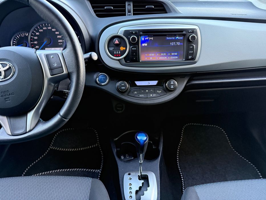 Toyota Yaris 1.5 Hybrid — photo 4