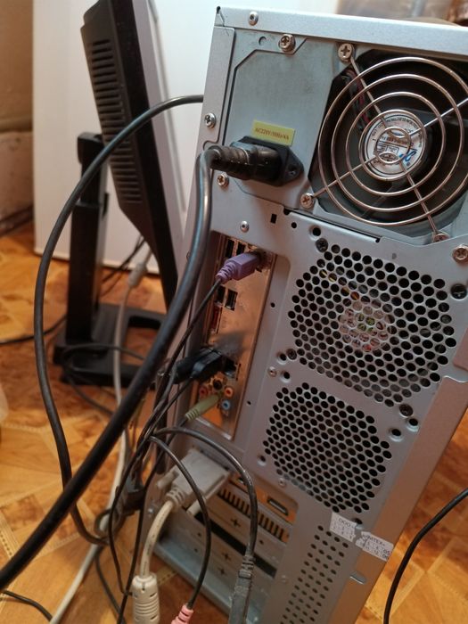 Повний комплект  ПК. 2 ядра,  2 Гб, 120 Гб, Radeon HD 6700