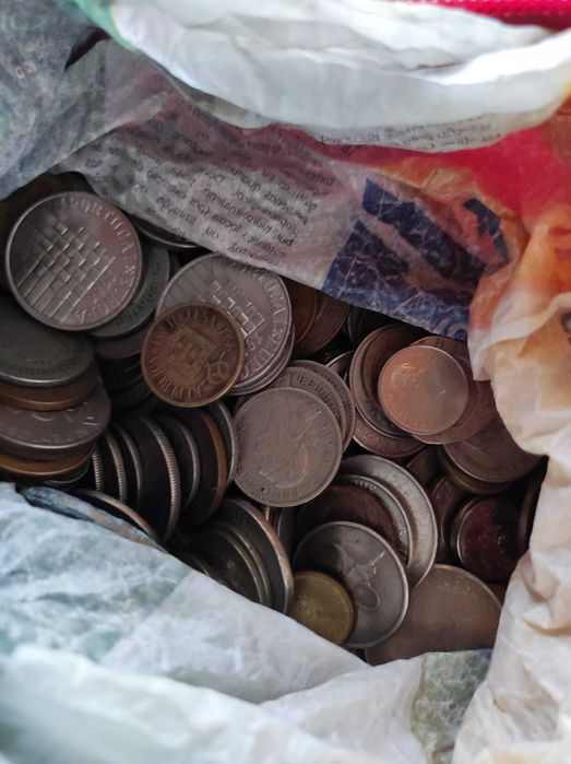 Lote moedas Portugal e Resto do mundo!!