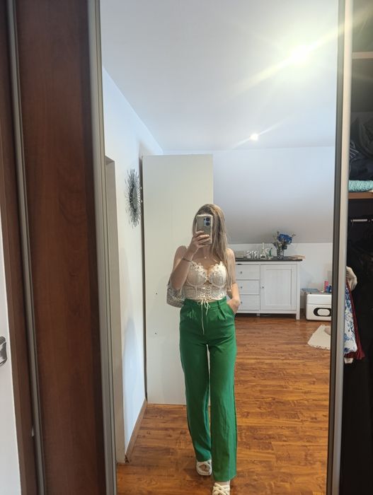 Bielizna erotyczna gorset modelująca biała wiązana push up mCrop top