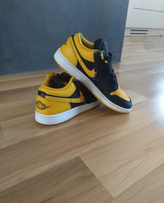 Nike Air Jordan 1 Black-Yellow