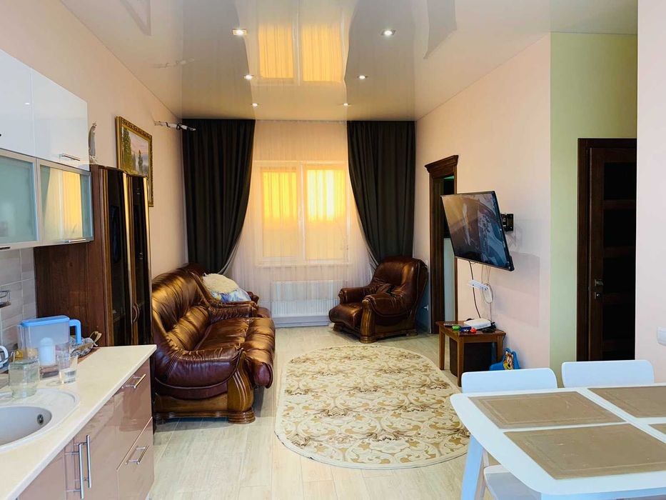 Таунхаус з ремонтом - 10 км від метро. Річка, Ліс