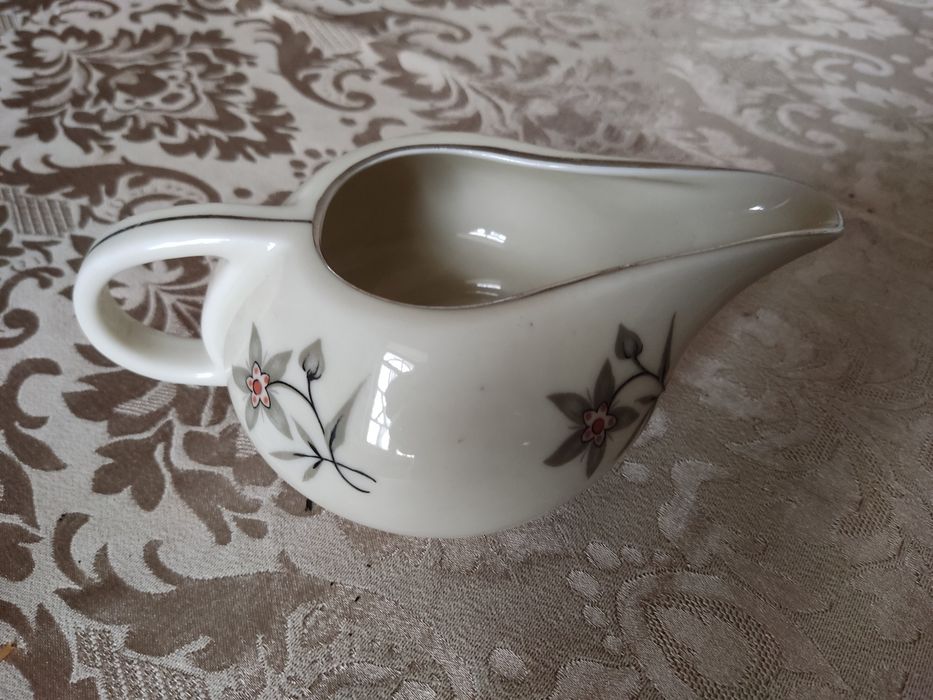 Leiteira e Açucareiro de porcelana Vista Alegre, linhas Art Deco