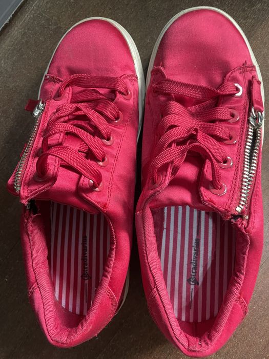 Sapatilhas vermelhas Stradivarius