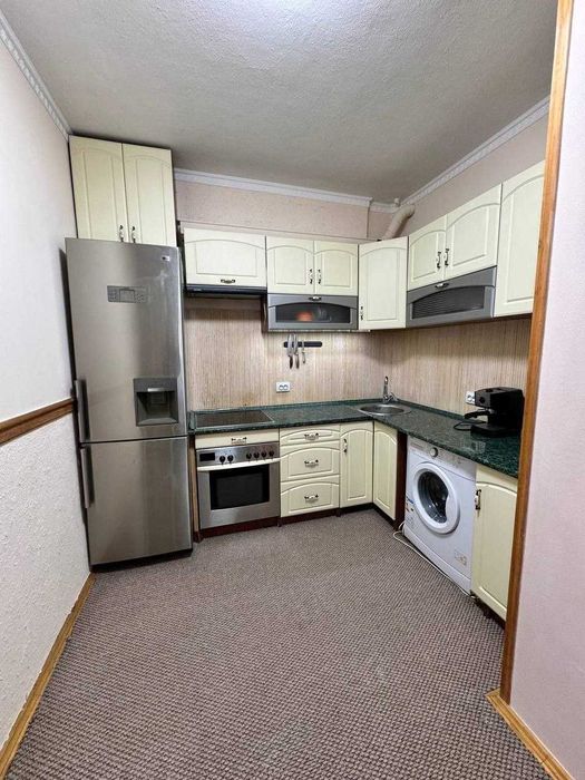 Продається  двокімнатна квартира в центральній частині міста