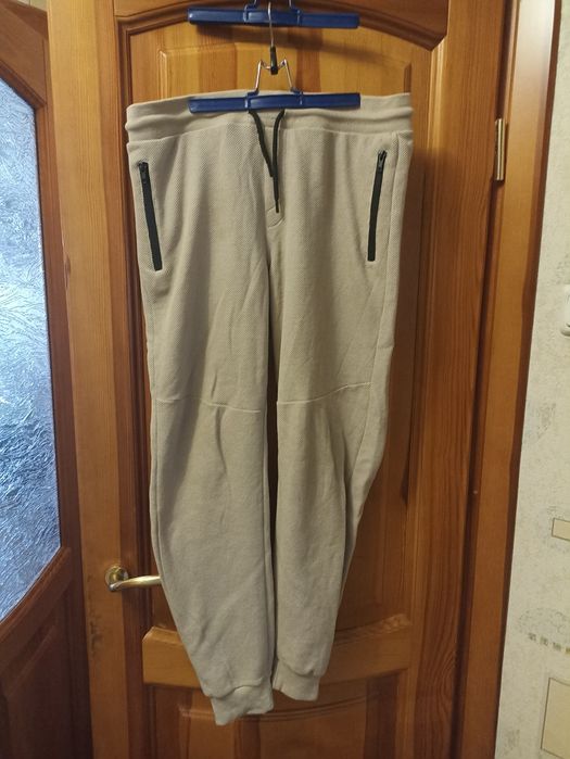 джогери бежевий колір