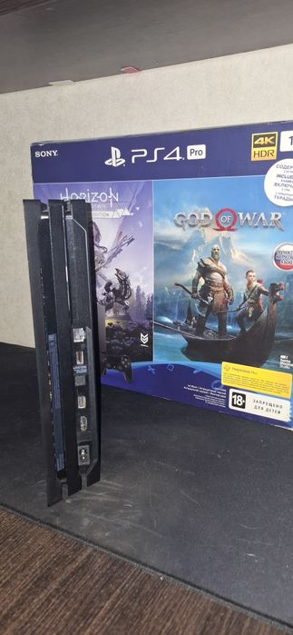 Продам SONY  PS 4 PRO.