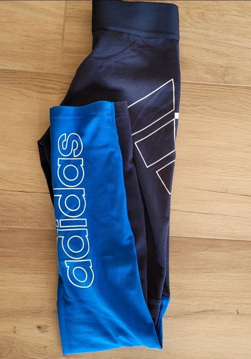 Legginsy sportowe Adidas – czarno-niebieskie, stan bardzo dobry