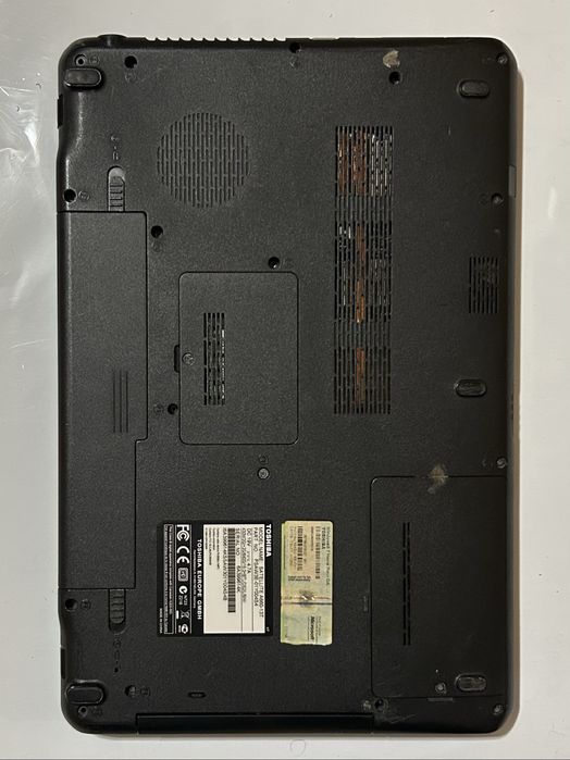 Toshiba Satellite A660-13T 16-дюймовый под ремонт или запчасти