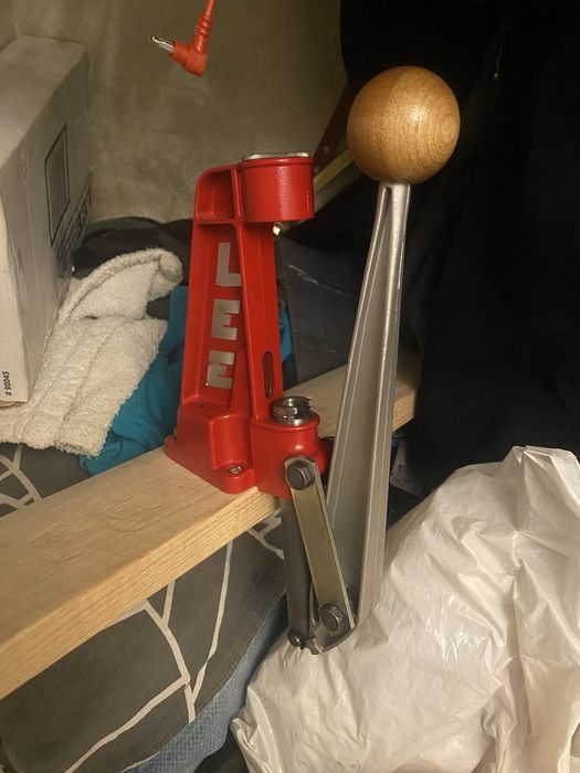 Lee Прес Reloader