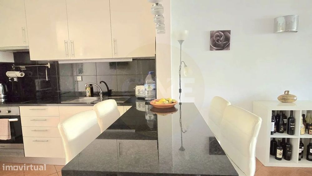 Apartamento T2 No Centro De Olhos De Água